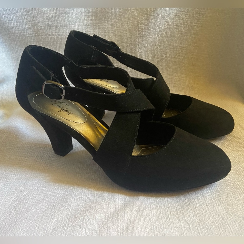 NWOT- Dexflex Macie Cross Strap Heels-Size 7